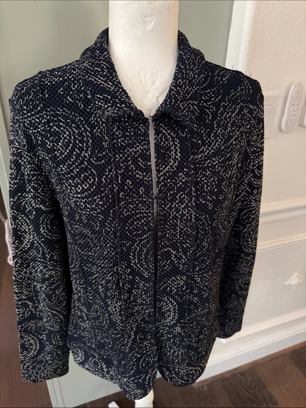 Chico's Black & Gray Patterned Zip Jacket